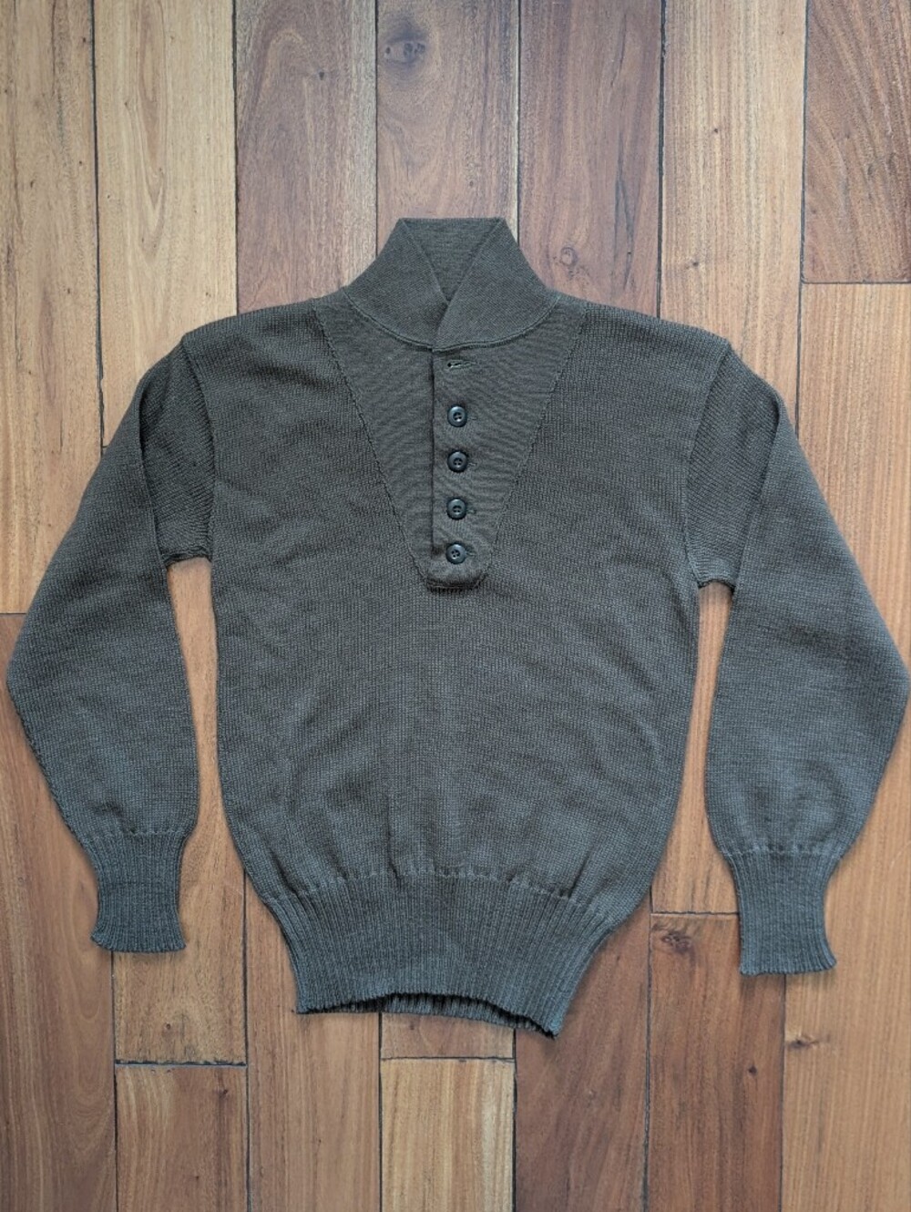 U.S. Army Vintage Wool Henley Sweater (M)